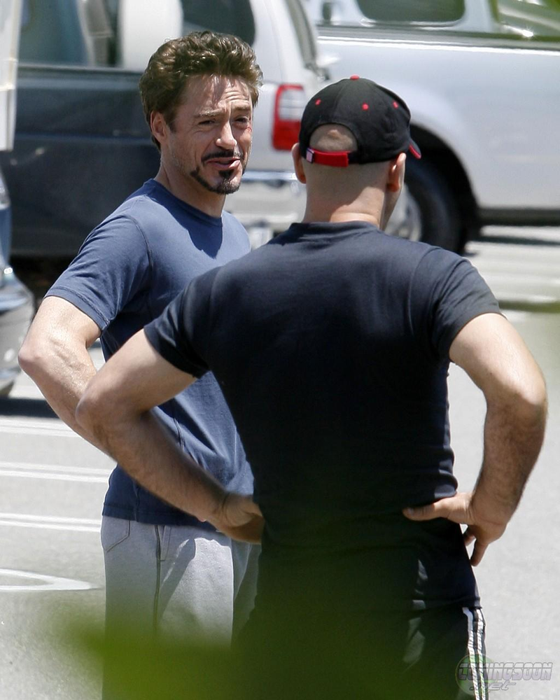 Illustration for article titled Tony Stark Makes A New Friend In Iron Man 2 Set Photos. Plus Doctor Who Regeneration Hints!